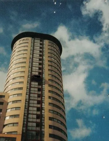 Geschilderde gevelkozijnen van de Sardijntoren